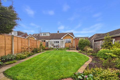 2 bedroom semi-detached bungalow for sale, Whitecrest, Great Barr, Birmingham, B43
