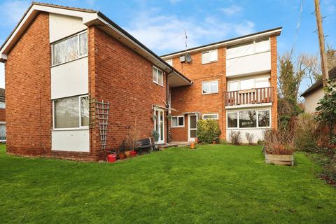 2 bedroom flat to rent, Victoria Close, Stratford-upon-Avon, CV37