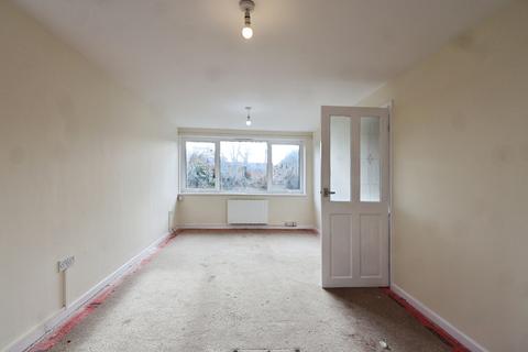 2 bedroom flat to rent, Victoria Close, Stratford-upon-Avon, CV37