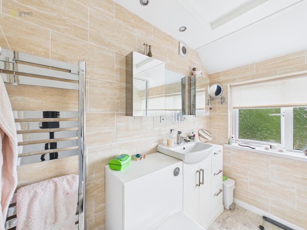 Cam05591g0pr0107still013