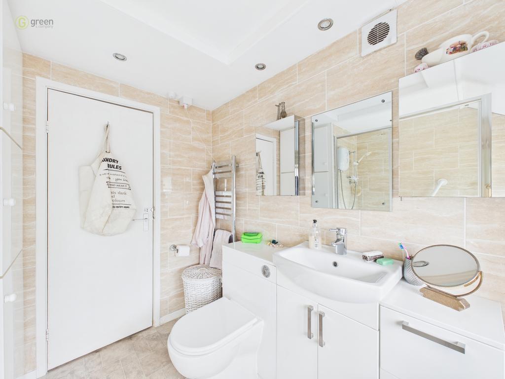 Cam05591g0pr0107still015