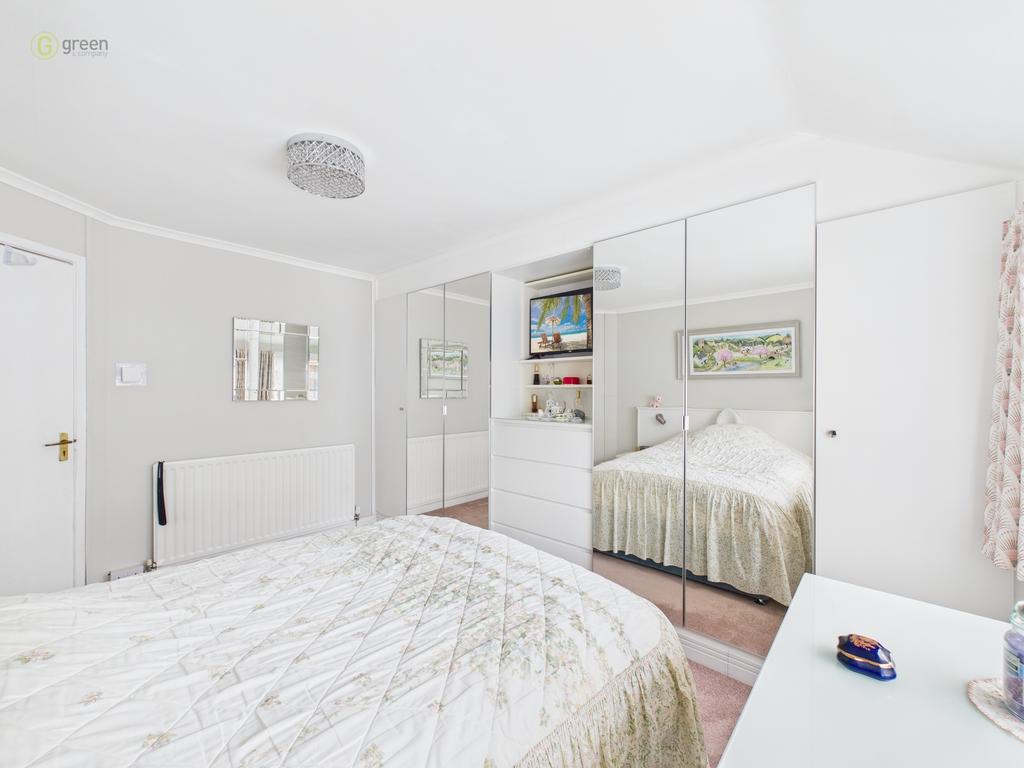 Cam05591g0pr0107still023