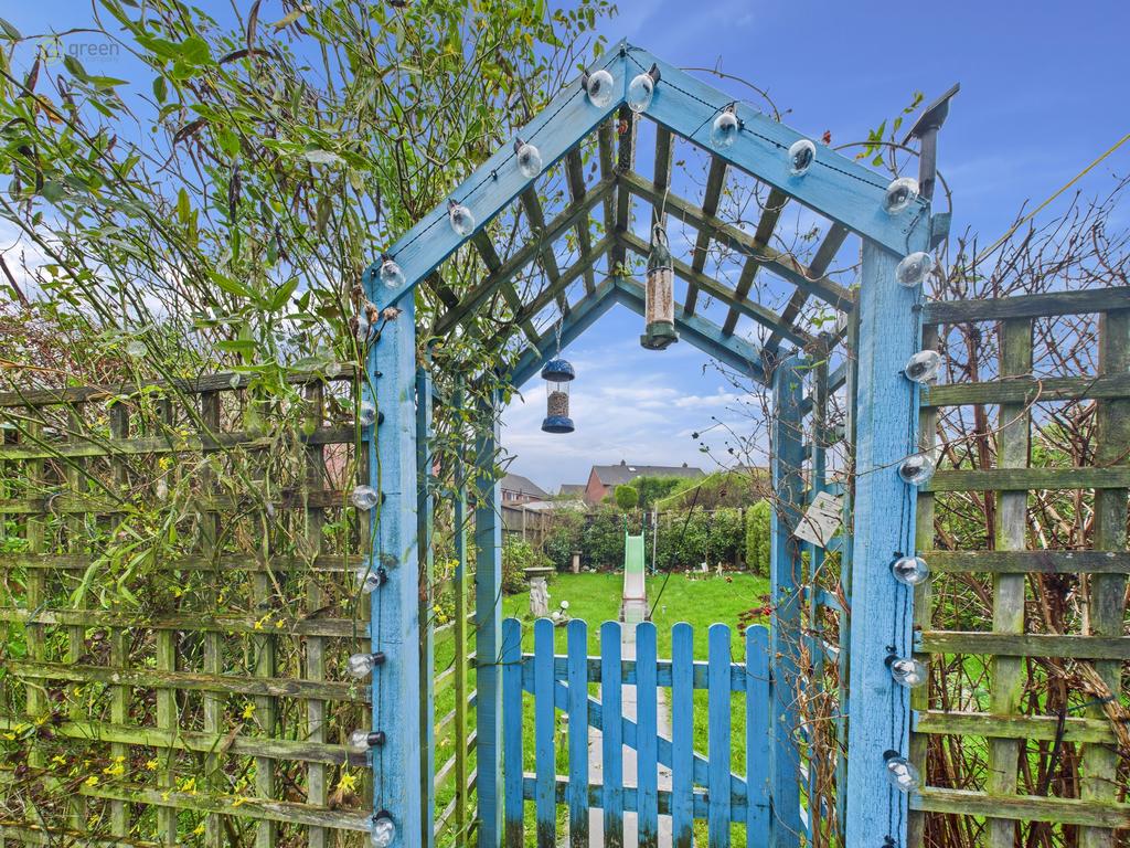 Cam04425g0pr0315still022