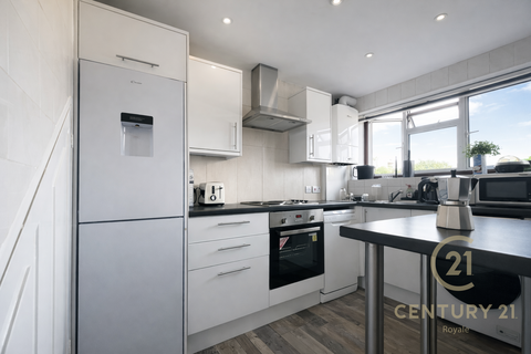 undefined, High Street, KINGSTON UPON THAMES KT1