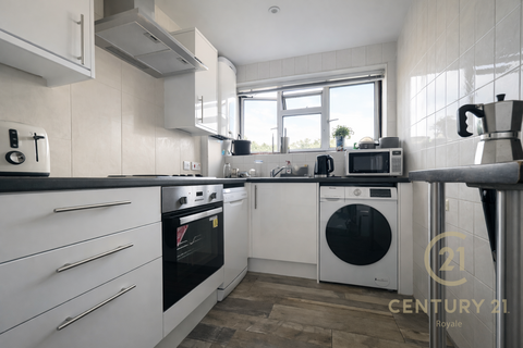 undefined, High Street, KINGSTON UPON THAMES KT1