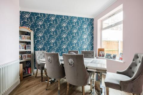 4 bedroom terraced house for sale, High Street, Gorleston