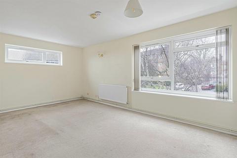 undefined, Sutton Grove, Sutton