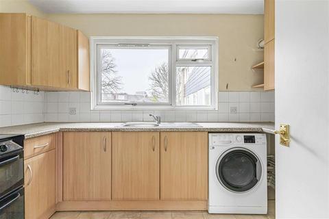 undefined, Sutton Grove, Sutton