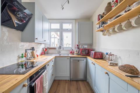 Mapesbury Road, London NW2