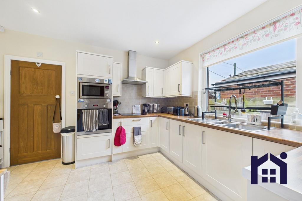 Dining kitchen