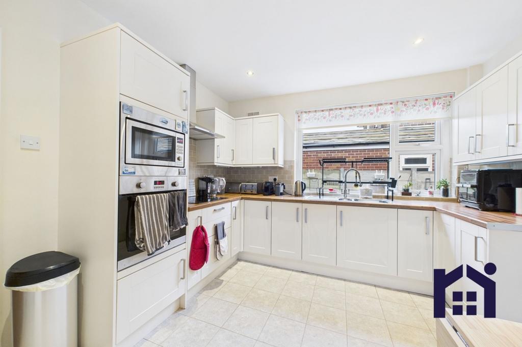 Dining kitchen