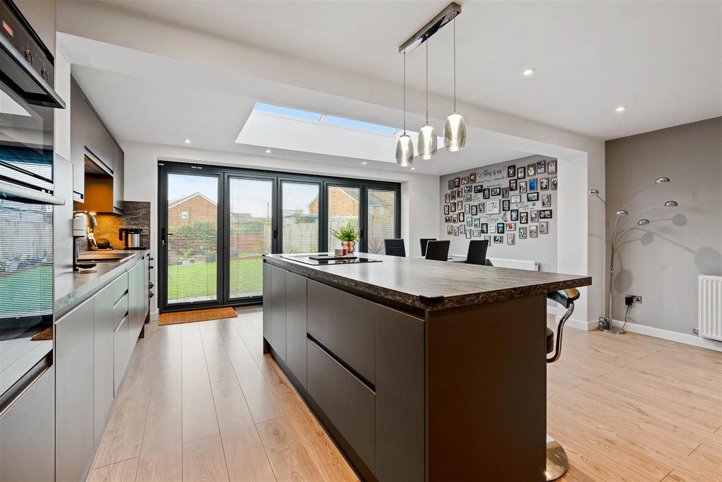 Open Plan Living Room/ Kitchen/Dining