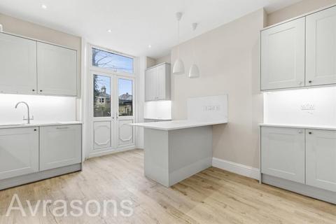 2 bedroom flat to rent, Montrell Road, Streatham Hill