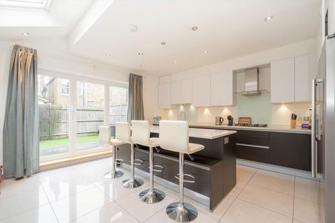 4 bedroom semi-detached house to rent, Amyand Park Road, Twickenham TW1