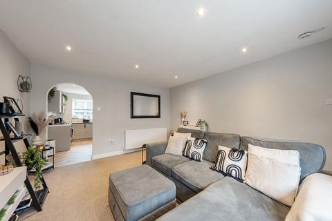 3 bedroom terraced house to rent, Armistead Street, Hindley