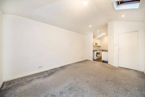 undefined, Broad Street, Teddington TW11