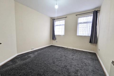 2 bedroom flat to rent, State Mansions, High Street, Barkingside IG6 2EZ