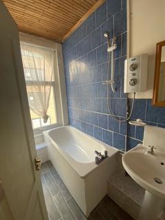 Studio to rent, Collingdon Street, Luton, Bedfordshire, LU1
