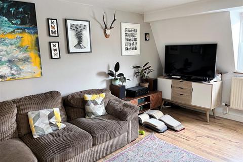 2 bedroom flat to rent, Howard Road, Brighton