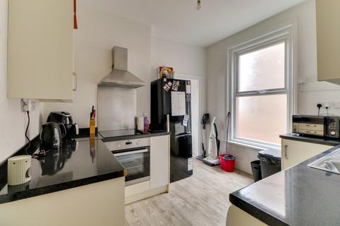 2 bedroom apartment for sale, St Andrews Road, Southsea