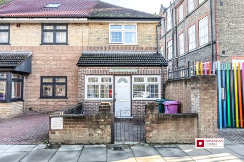2 bedroom terraced house to rent, Aston Street, Tower Hamlets, London, E14