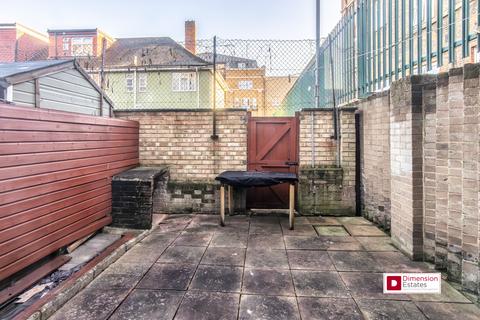 2 bedroom terraced house to rent, Aston Street, Tower Hamlets, London, E14