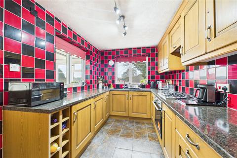 3 bedroom bungalow for sale, Brackenhill Close, Links View, Northampton NN2