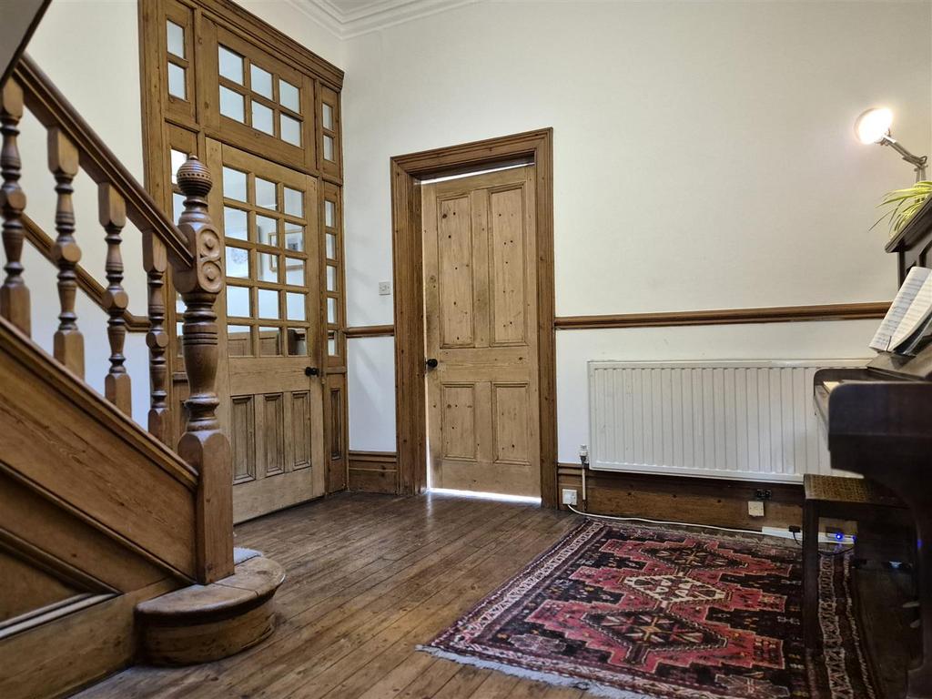 Bourhall1.jpg