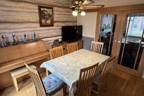 undefined, Manor Park, Mirfield WF14