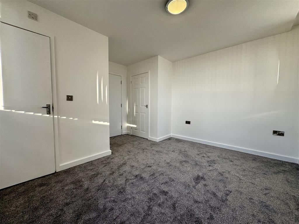 Bedroom Pic 3.jpeg
