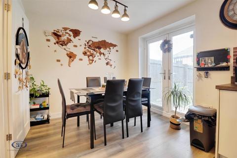 3 bedroom semi-detached house for sale, Cheshire Crescent, Alsager