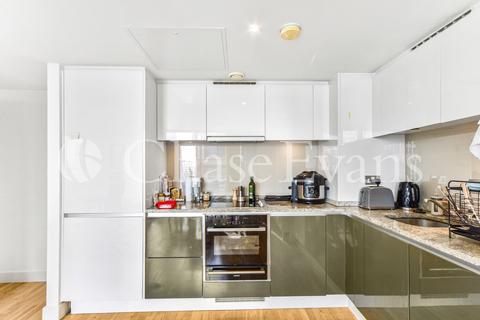 1 bedroom flat to rent, Landmark West Tower, 22 Marsh Wall, Canary Wharf, London, E14