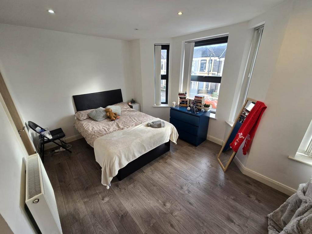 Bedroom 5 (1)