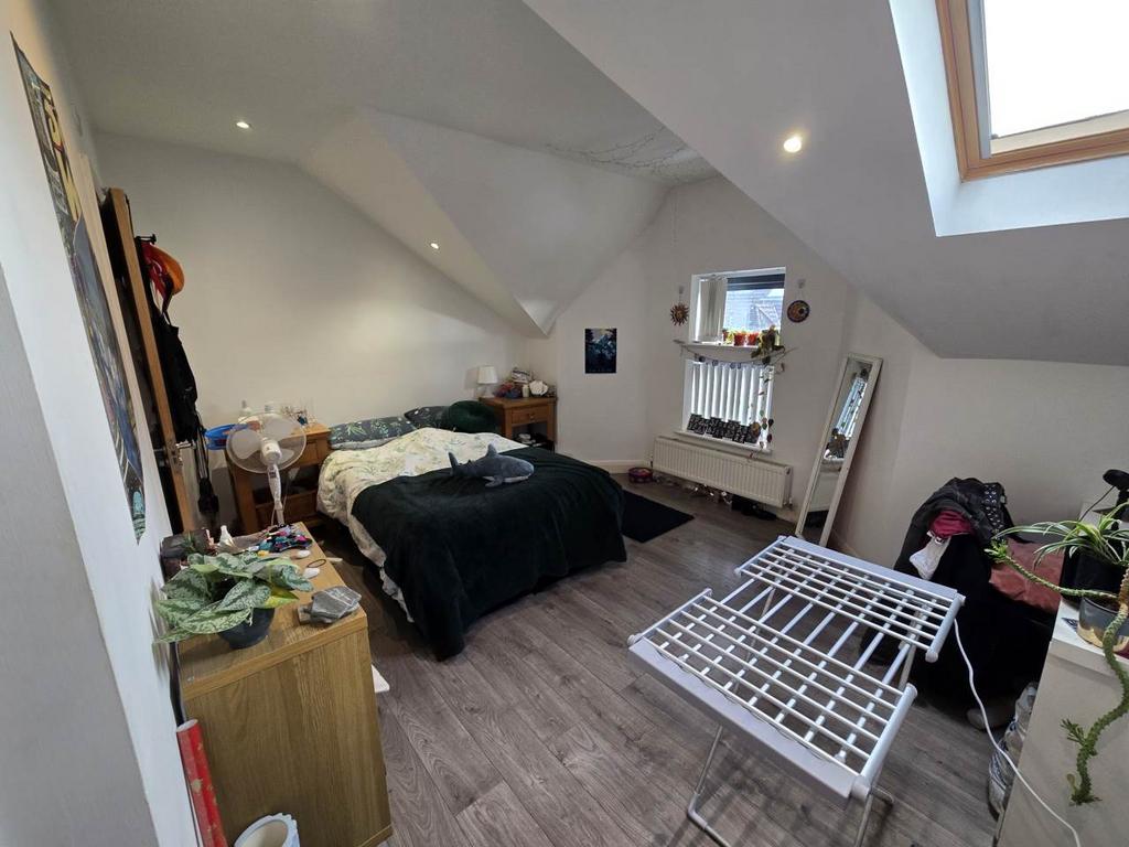 Bedroom 7 (1)