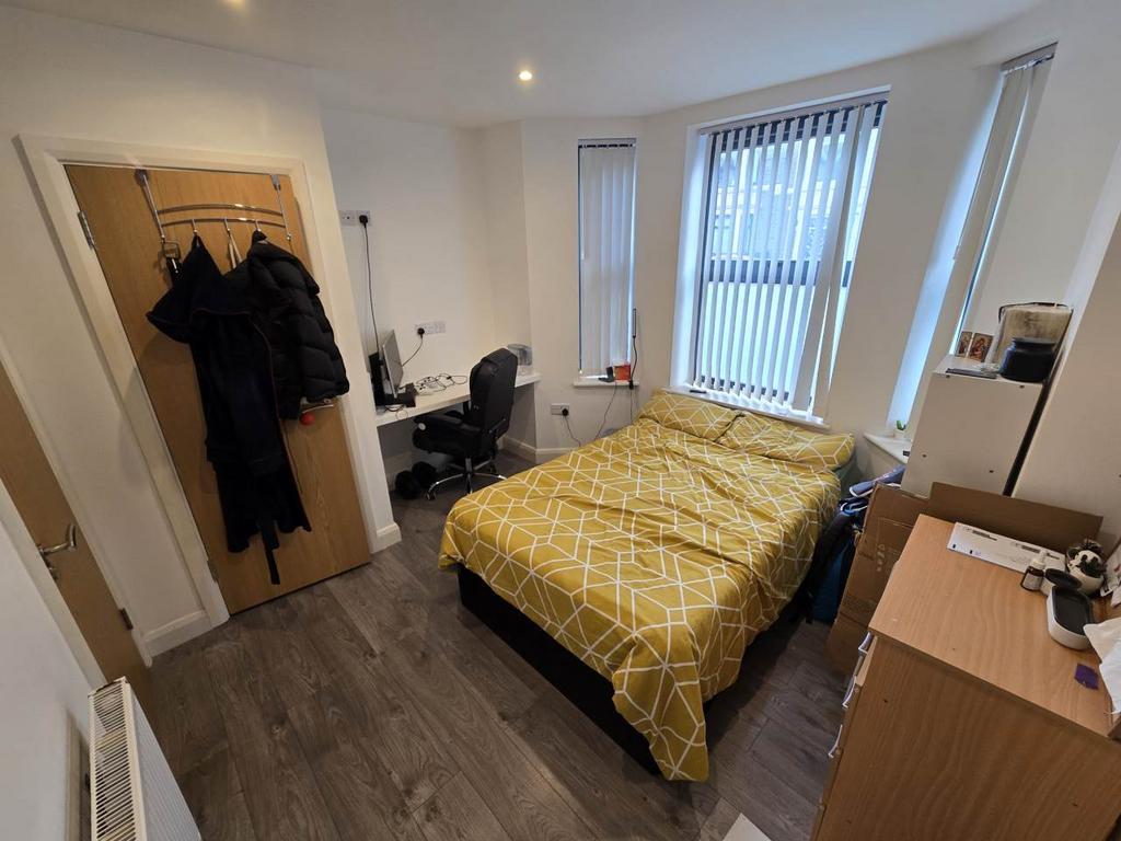 Bedroom 1 (1)