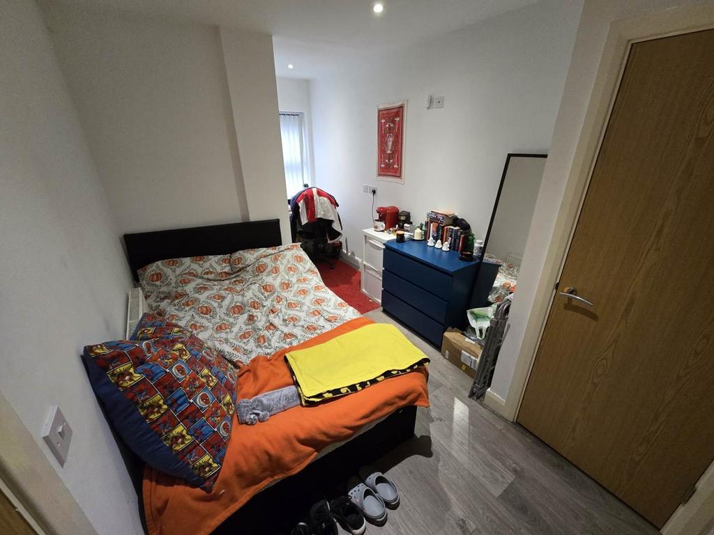 Bedroom 2 (1)