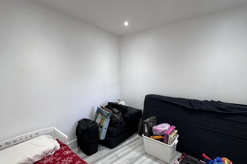 undefined, Henderson Drive, Dartford DA1