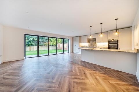 undefined, Fiddington Hill, Market Lavington