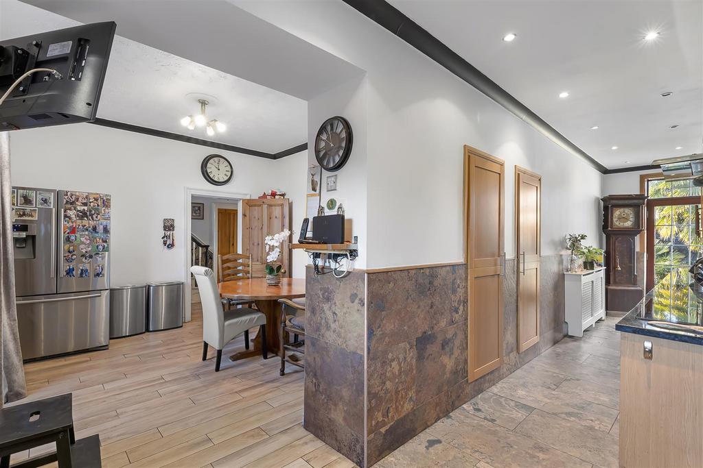 Kitchen To The Breakfast Room