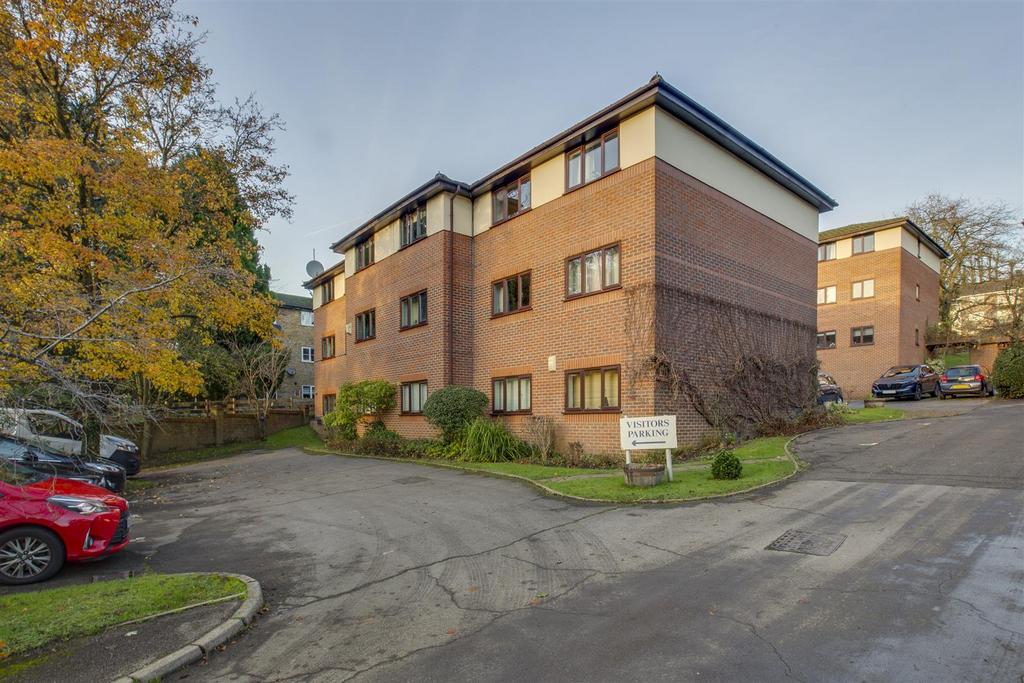 4 Winchester Court, London Rd, HP11 1 HB-11.jpg