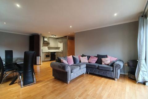 2 bedroom flat to rent, Coopers Court, The Old Brewery Quarter, Caroline Street, City Centre, CF10