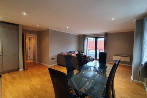 2 bedroom flat to rent, Coopers Court, The Old Brewery Quarter, Caroline Street, City Centre, CF10