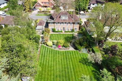 6 bedroom detached house to rent, Wolsey Road, Northwood HA6