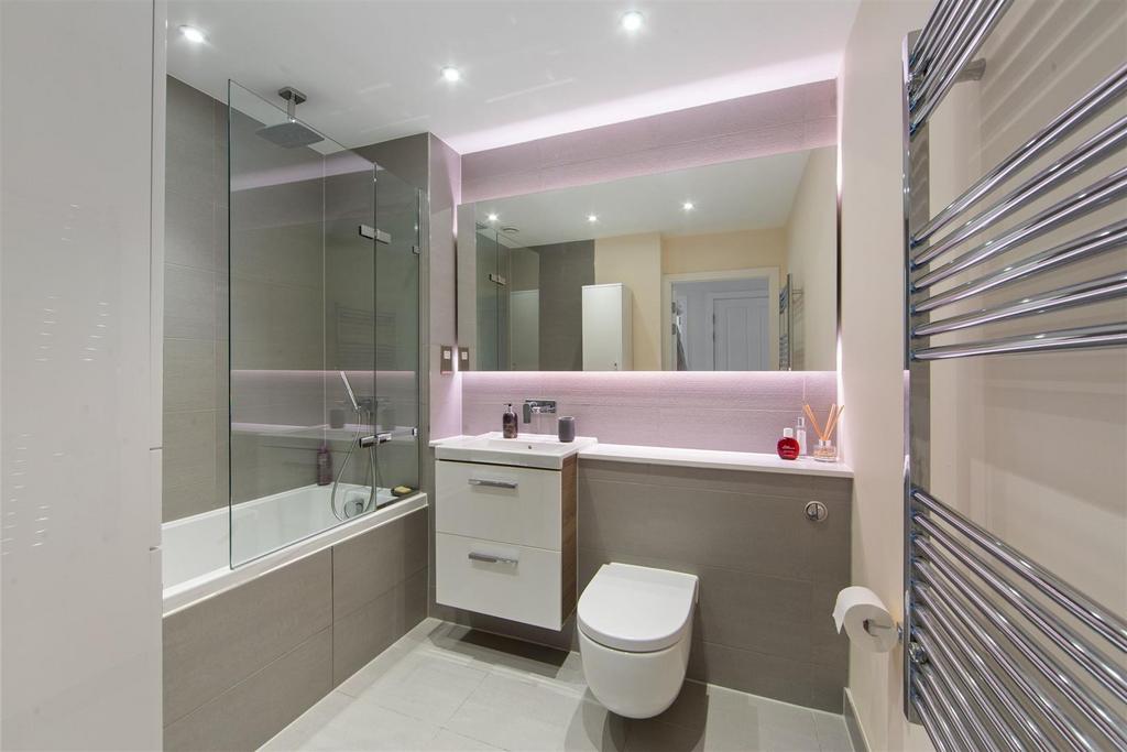 1 Maison House bath.jpeg