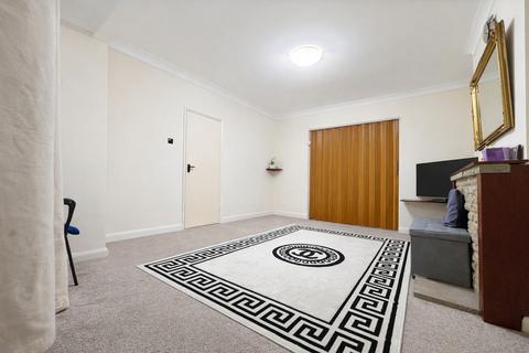 3 bedroom semi-detached house to rent, 3 Bedroom House To Let - HP11