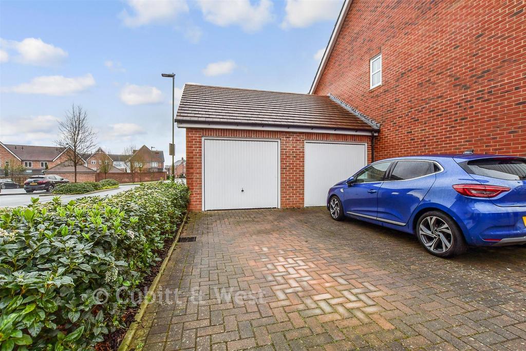 Driveway/Parking