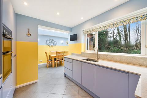 undefined, Raglan Road, Reigate RH2
