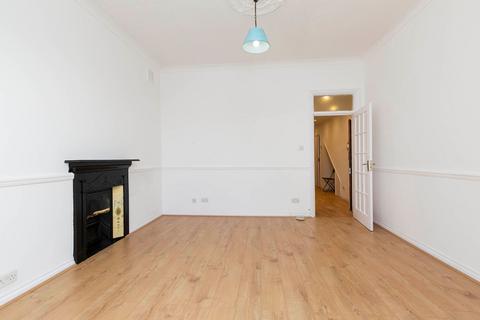 3 bedroom flat to rent, Claremont Road, London NW2