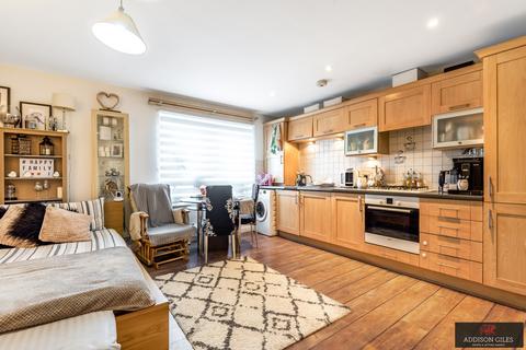 1 bedroom apartment for sale, Longwood Avenue, Slough, Berkshire, SL3