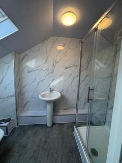 Studio to rent, High Street, Wealdstone HA3